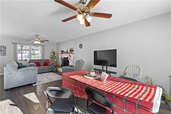 Building Photo - 284 Oak Ridge