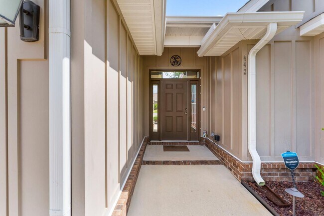 Building Photo - 442 Cornelia St