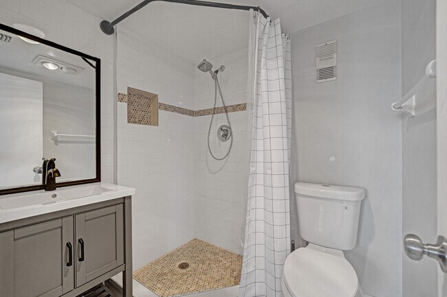 Building Photo - 9470 Poinciana Pl