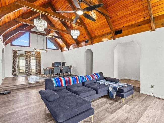 Building Photo - 1297 SE Floresta Dr