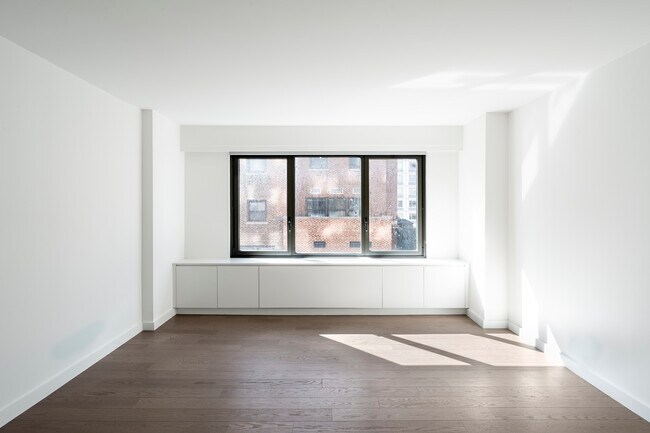 Interior Photo - 220 East 72nd Street