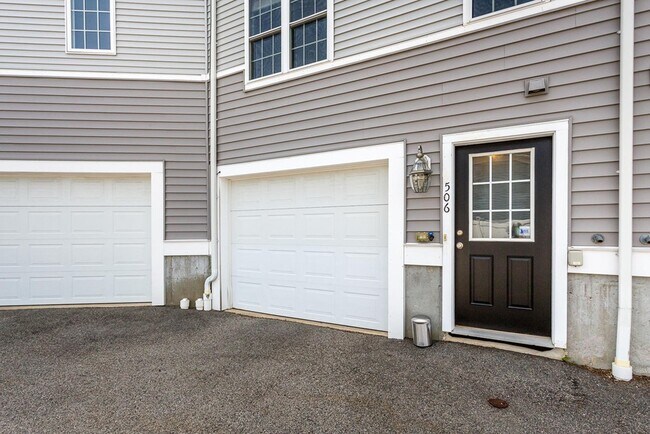 Building Photo - 506 Sea St