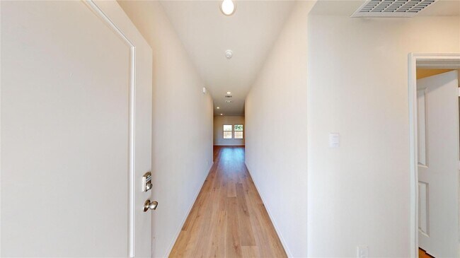 Building Photo - 11409 Headwater Ct