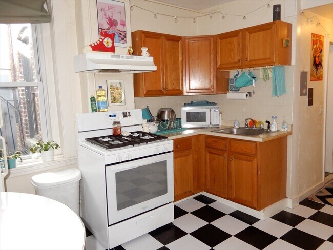 Building Photo - 274 Cambridge St