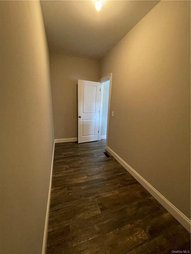 Building Photo - 88 Stratford Dr