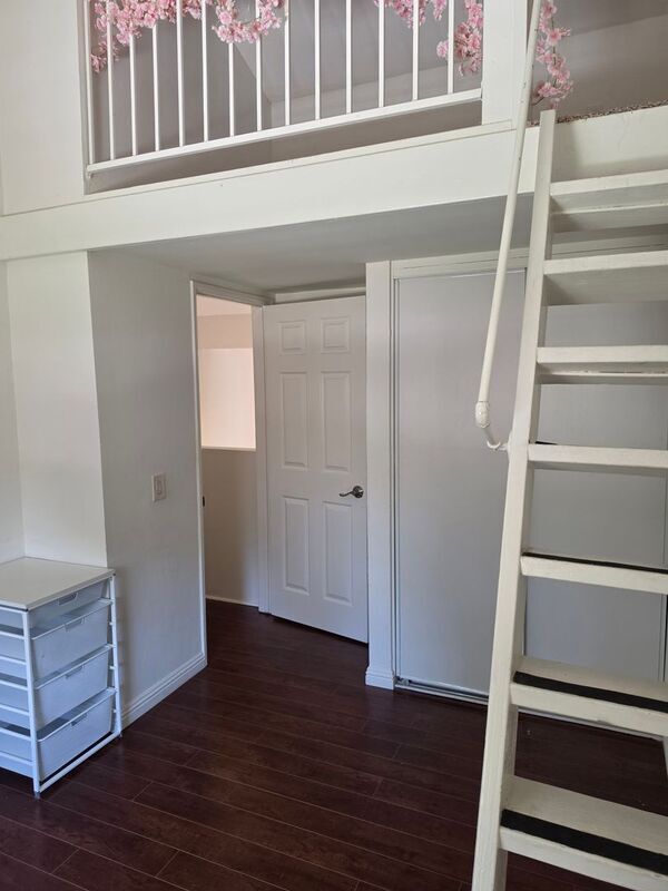 Building Photo - 398 N Brook Glen Ln