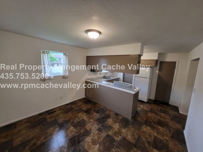 Primary Photo - 2662 N 370 E