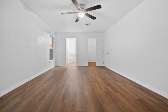 Building Photo - Updated 4 bed 2 bathroom home