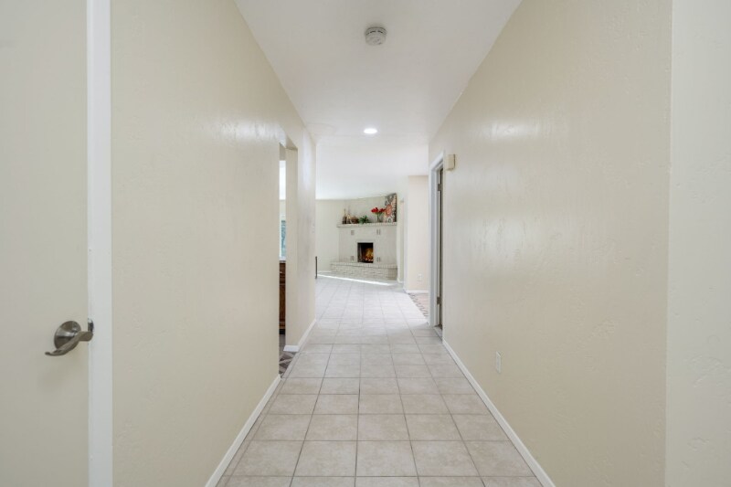 Building Photo - 2906 Sundown Rd
