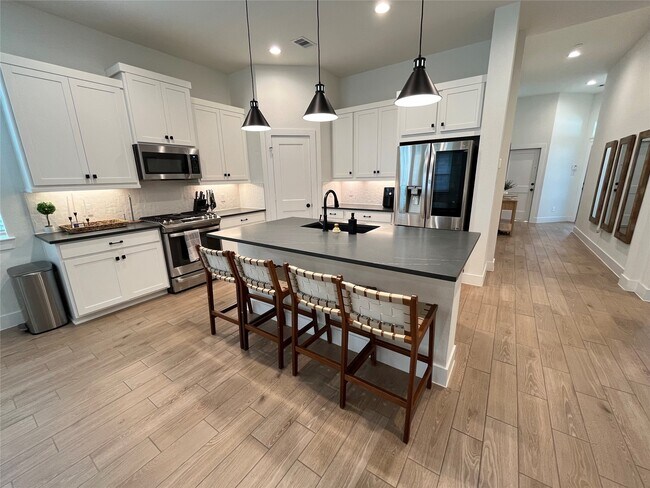 Building Photo - 177 Hidden Peak Dr