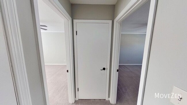 Building Photo - 422 Muirs Chapel Rd