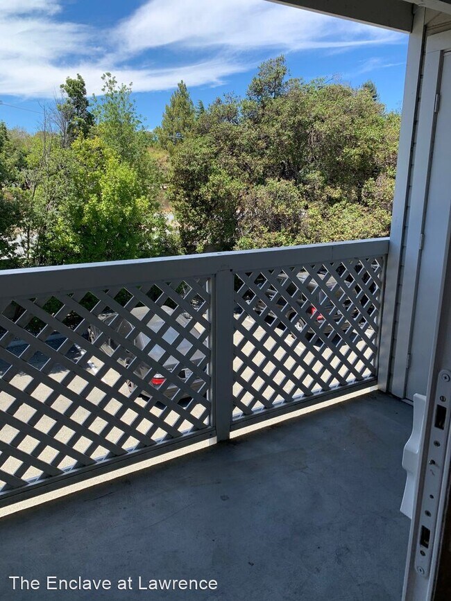 Building Photo - 1981 St Lawrence Dr