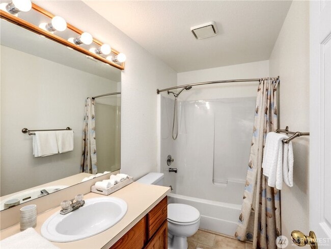 Building Photo - 3bd/2.5ba Woodinville House