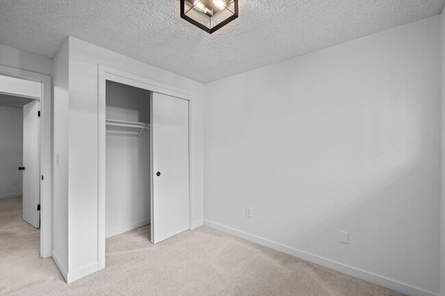 Building Photo - 3bd/1.75ba Mountlake Terrace Home