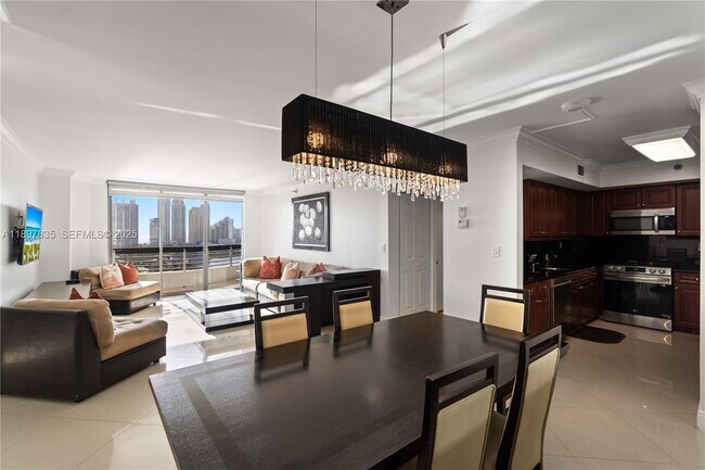 Building Photo - 19101 NE 36th Pl