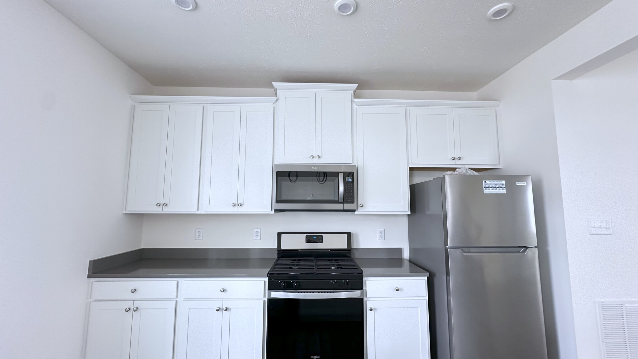 Building Photo - 106 Sweetwater Dr