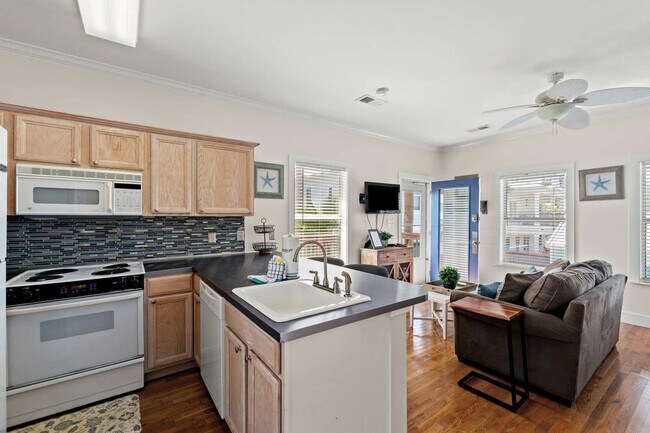 Building Photo - 66 Sunfish St