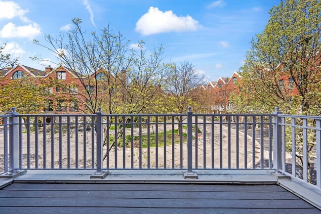 Building Photo - 1813 Admiral Ct