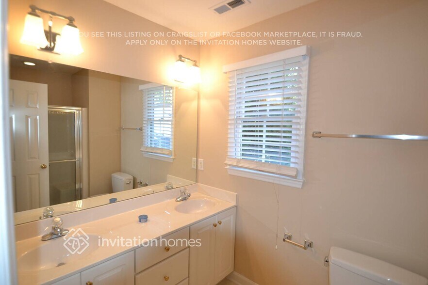 Building Photo - 3600 Sunningdale Way