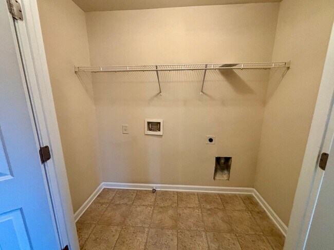 Building Photo - 2723 Morgan Glen Rd NE