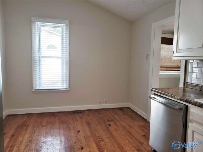 Building Photo - 805 Stevens Ave NE