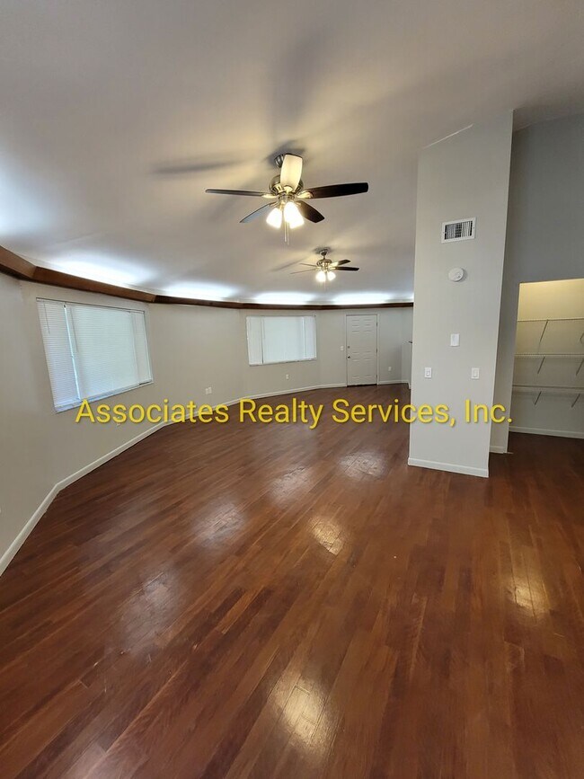 Building Photo - 9281 SW 109th Run