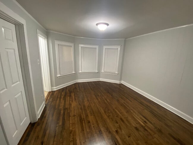 Building Photo - 4224 N Kimball Ave