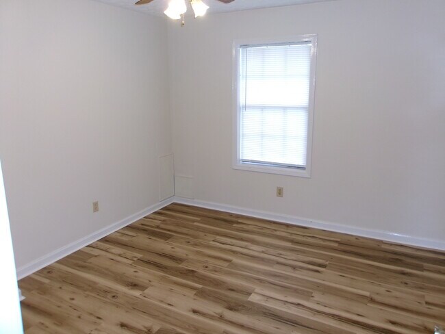 Building Photo - 3209 Timbermill Ave