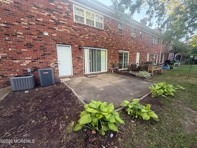 Building Photo - 336 Sawmill Rd