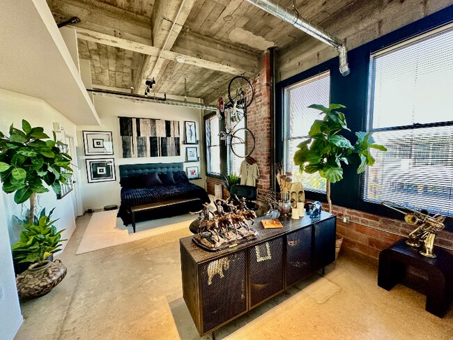 Building Photo - 1060 Fulton St