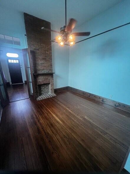Building Photo - 2025 Marais St