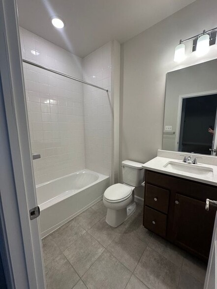 Building Photo - 6943 Cloverfield Ln