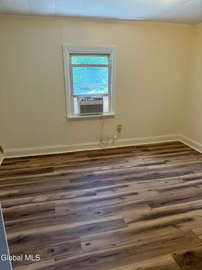 Building Photo - 20 Kowal Ln