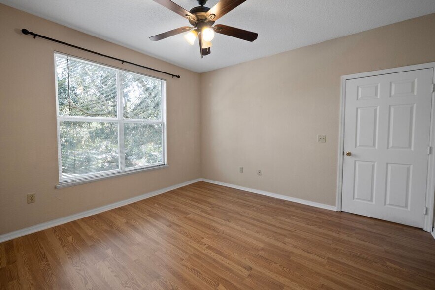 Building Photo - 11510 Villa Grand