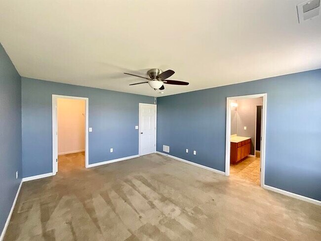 Building Photo - 830 Harbor Woods Dr