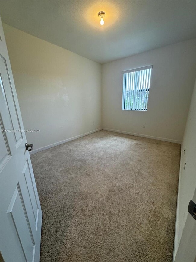 Building Photo - 25371 SW 115 Ct