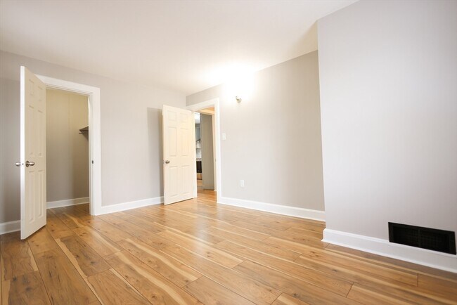 Building Photo - 31 Graham St