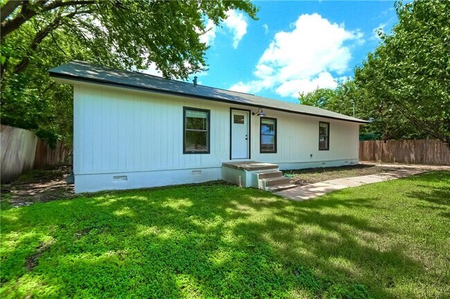 Building Photo - 6707 E Riverside Dr