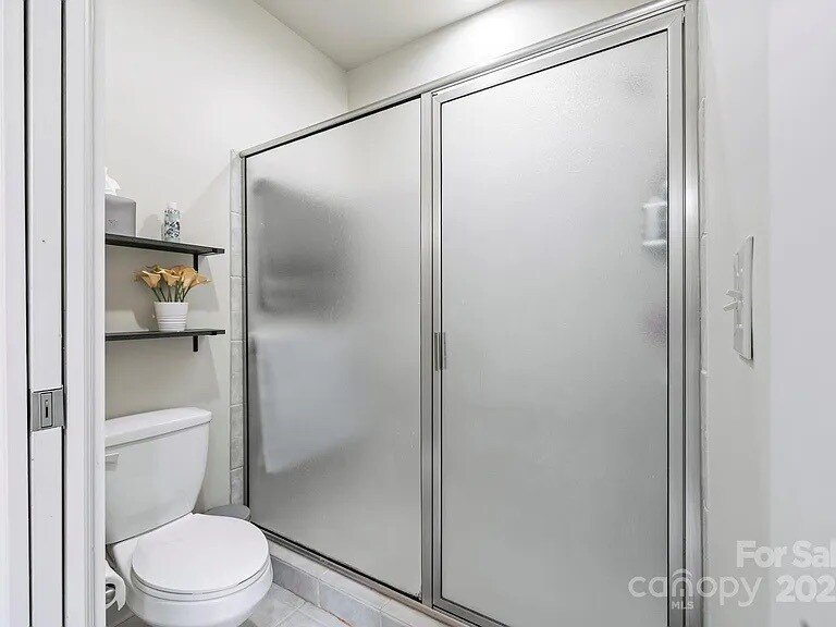 Building Photo - 9 Kenilworth Knls