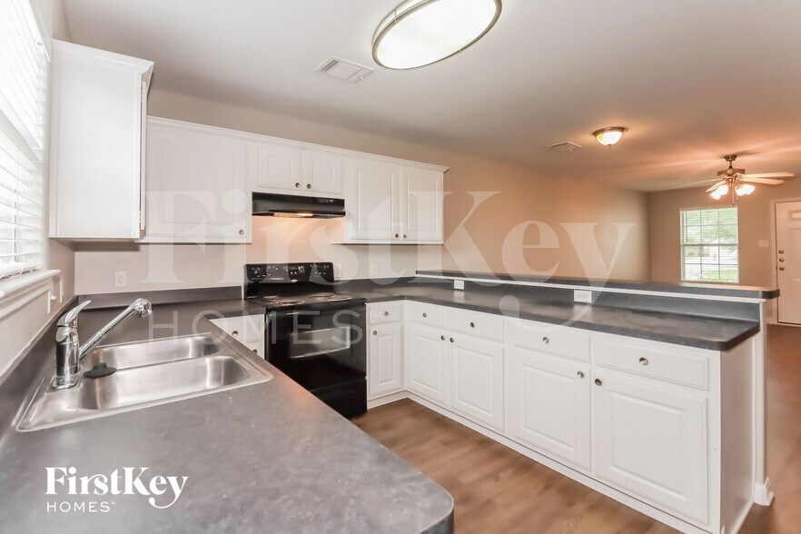 Building Photo - 4506 Nueces River Loop