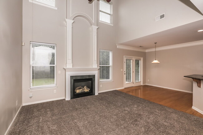 Building Photo - 544 Wrayhill Dr