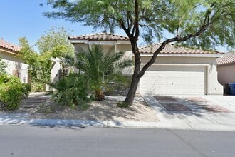 Building Photo - Beautiful 1 Story house located in the Northwest