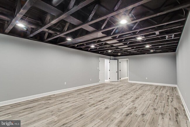 Building Photo - 43840 Bardmore Way