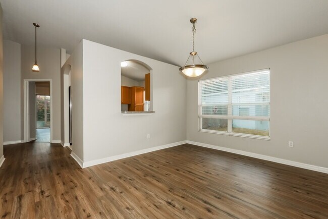 Building Photo - 1036 Lake Shore Ranch Dr