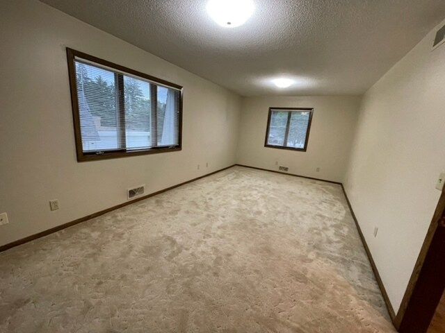 Building Photo - 408 Holly Ln