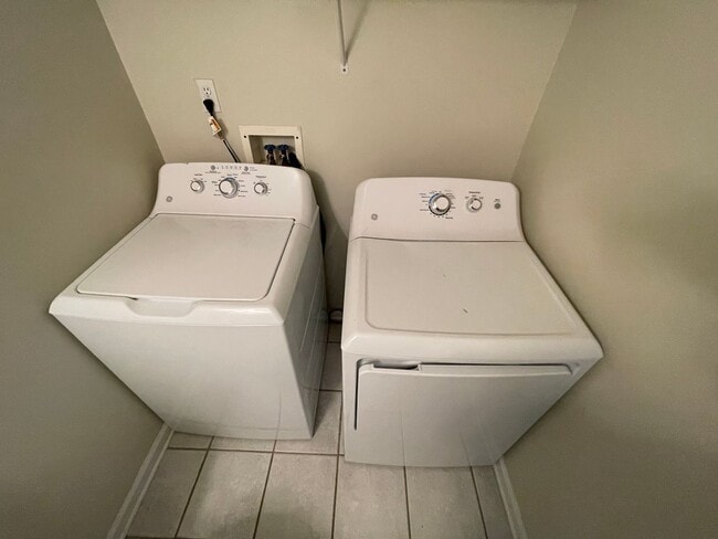 Building Photo - Briarwood West Sudvision - Stainless Steel...