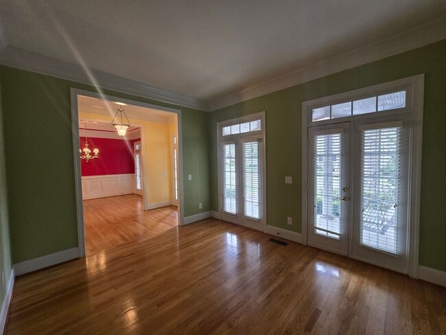 Building Photo - $500 Off 1 Month if Moved In by 11/30/25