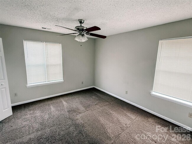 Building Photo - 2802 Iron Gate Ln