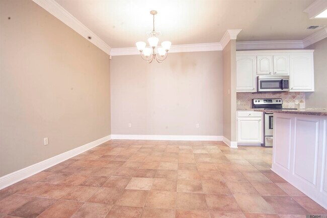 Building Photo - 4925 Summa Ct