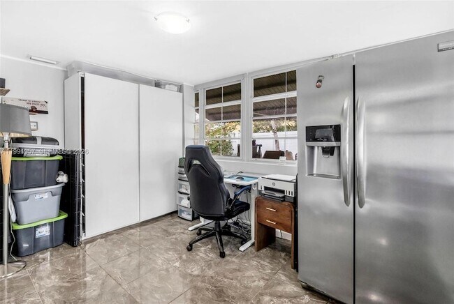 Building Photo - 7211 NW 76th St